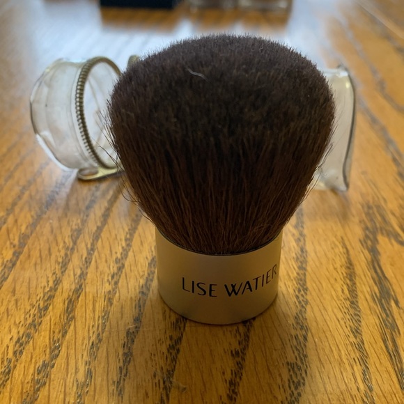 Lise Watier Carry-all Powder Brush - Picture 4 of 6